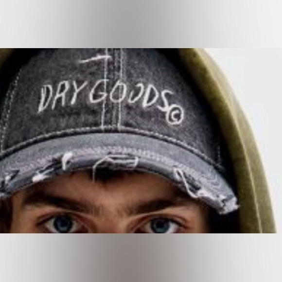 Hm Basquiat embroidered motif denim cap - Picture 2 of 4